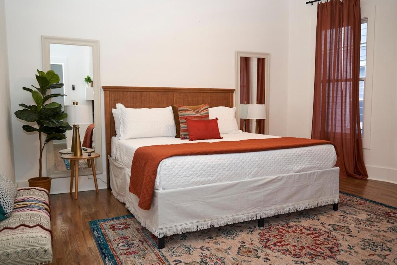 Spacious Retreat Near Downtown, Atl アトランタ エクステリア 写真