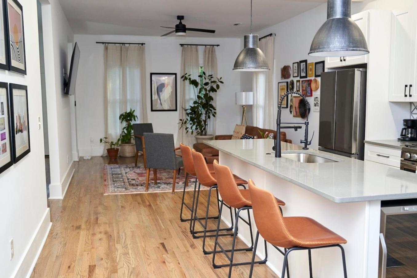 Spacious Retreat Near Downtown, Atl アトランタ エクステリア 写真