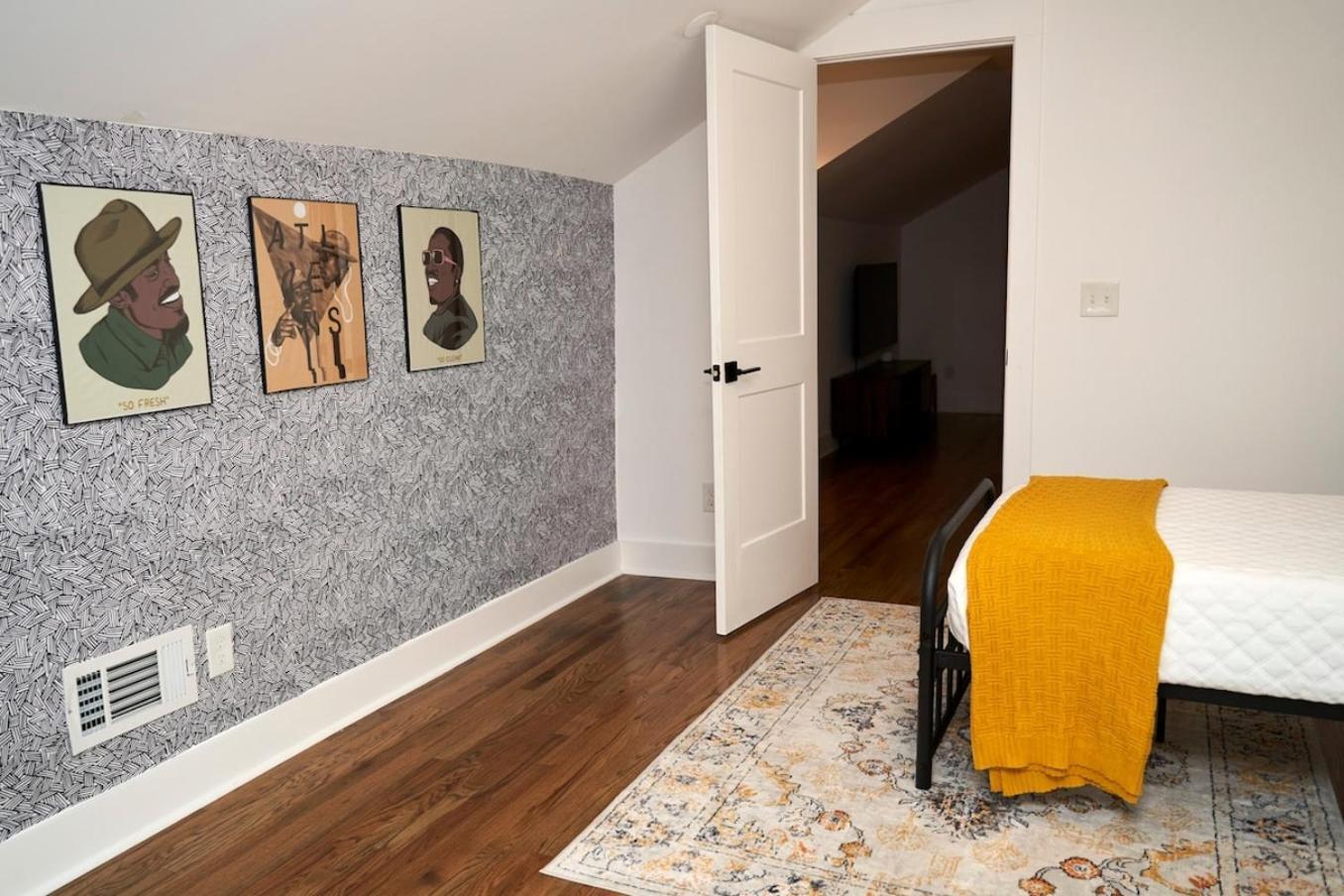 Spacious Retreat Near Downtown, Atl アトランタ エクステリア 写真