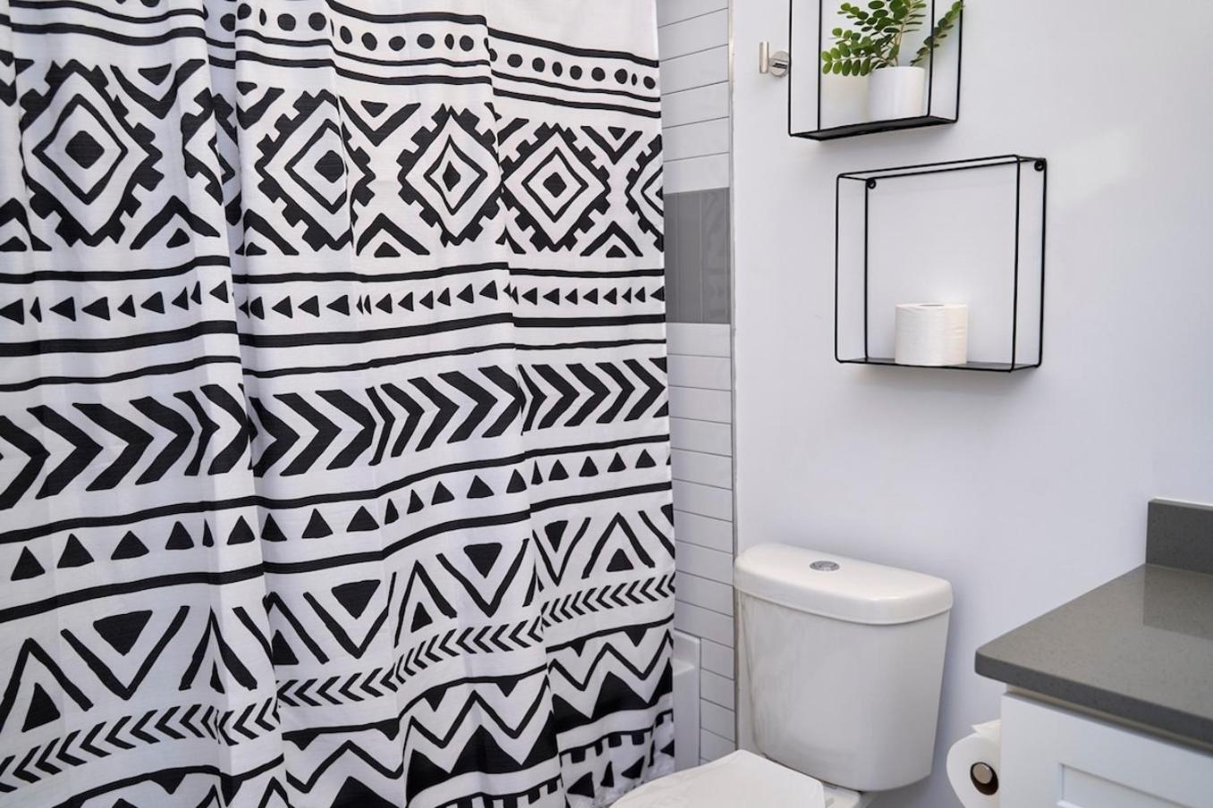 Spacious Retreat Near Downtown, Atl アトランタ エクステリア 写真